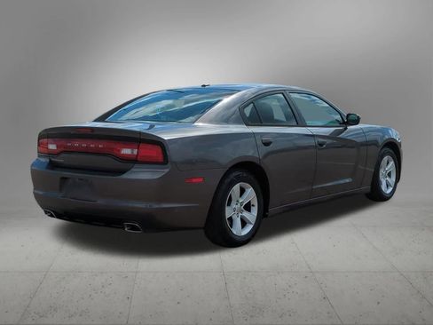 Used 2014 Dodge Charger SE RWD image 6