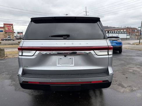 Used 2022 Lincoln Navigator Reserve AWD/4WD image 4