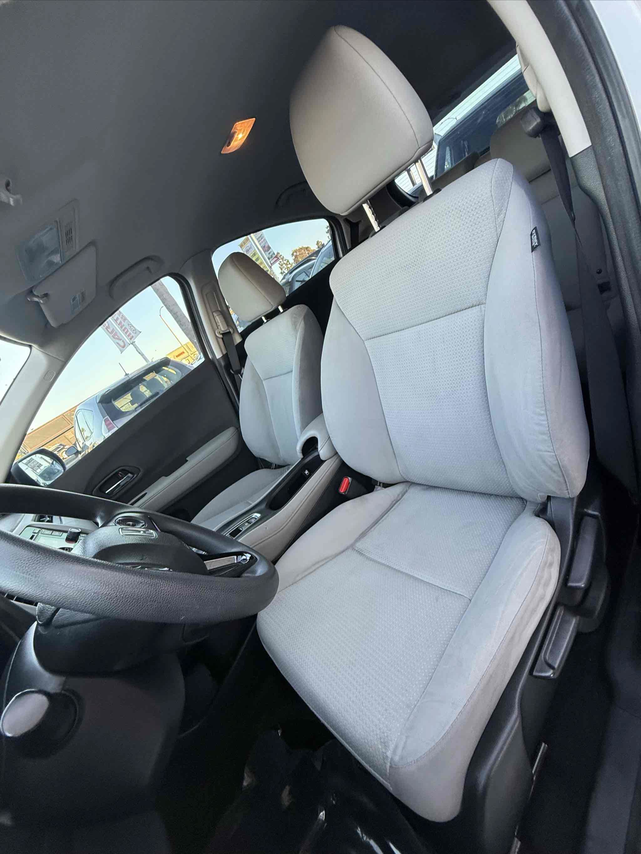Used 2020 Honda HR-V LX image 27