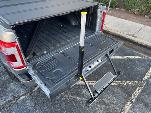 Used 2021 Ford F150 Lariat w/ Equipment Group 502A High image 17