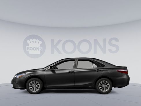 Used 2016 Toyota Camry SE FWD image 4
