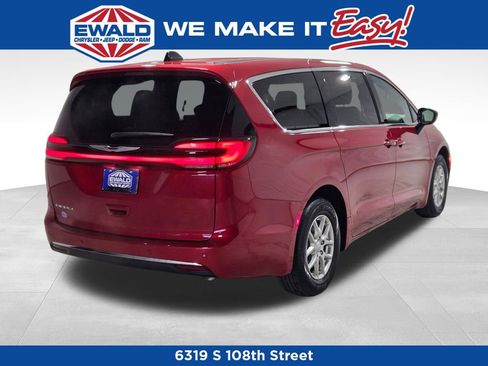 New 2026 Chrysler Pacifica Select image 20