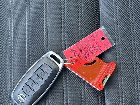 Used 2025 Nissan Rogue SV image 35