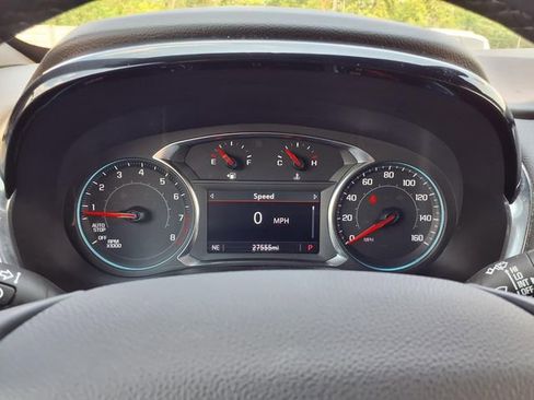 Used 2023 Chevrolet Traverse LT FWD image 17