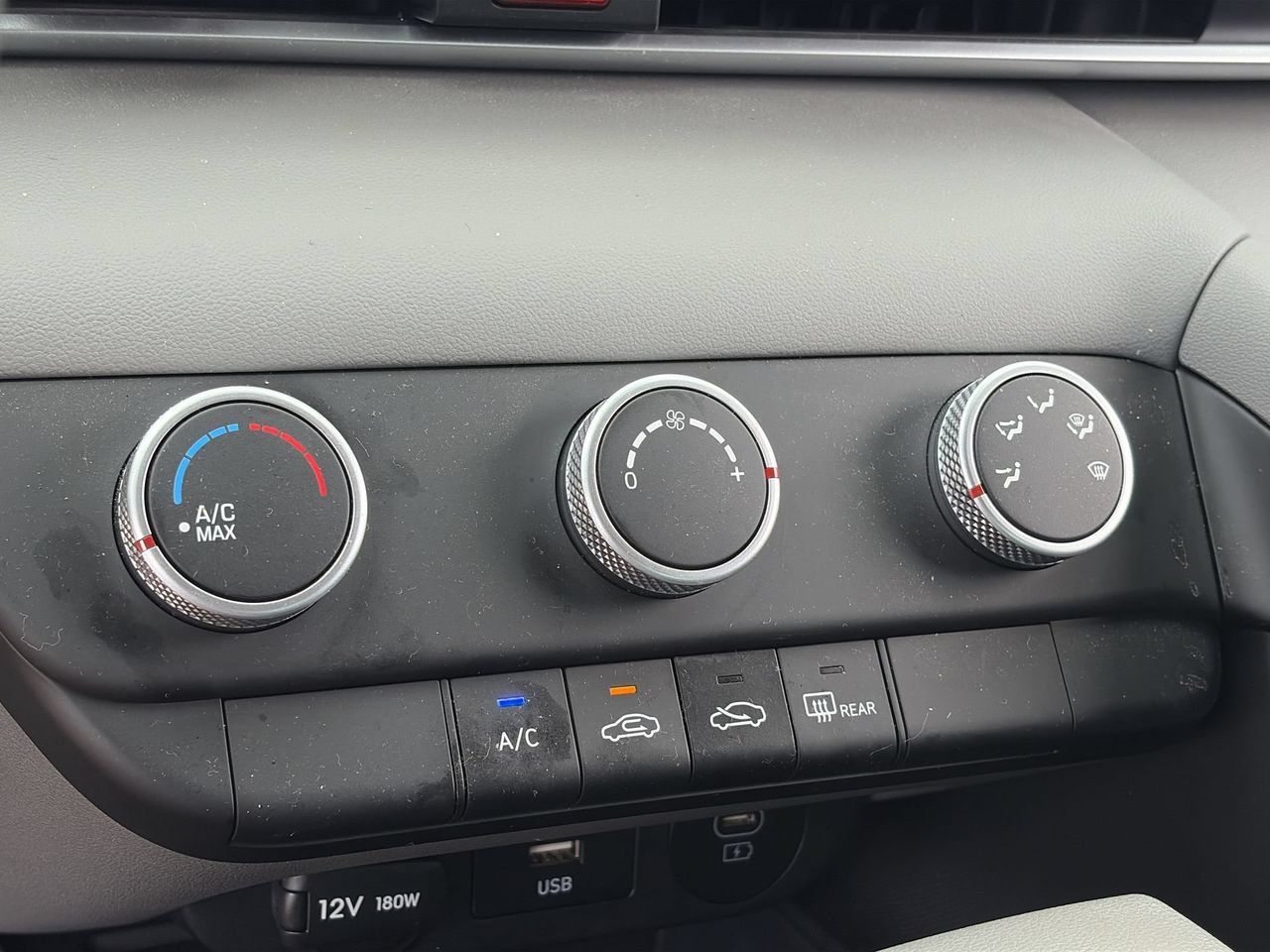 Certified 2024 Hyundai Elantra SE FWD image 26