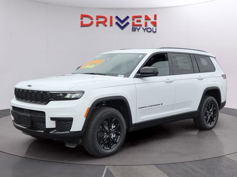 New 2025 Jeep Grand Cherokee L Altitude image 1