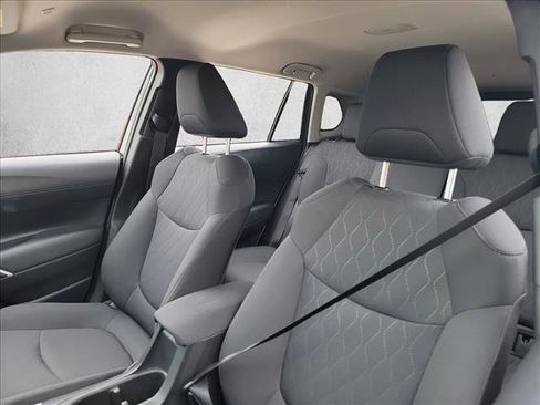 Used 2025 Toyota Corolla Cross LE image 13