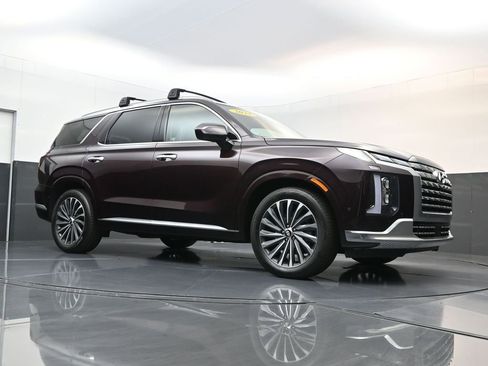 Used 2024 Hyundai Palisade Calligraphy image 15
