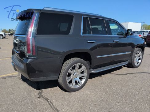 Certified 2019 Cadillac Escalade Luxury AWD/4WD image 3