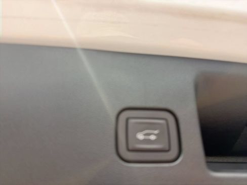 Used 2024 Chevrolet Equinox EV LT w/ LPO, Trailering Package FWD image 8