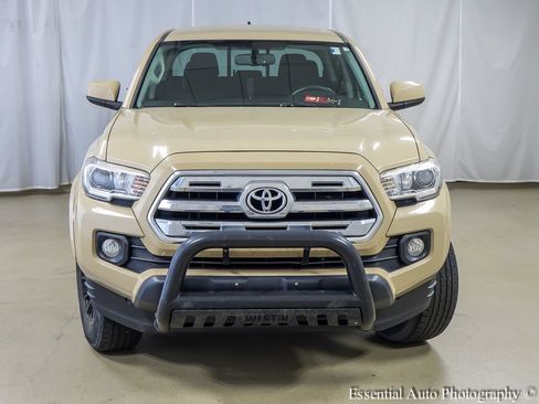 Used 2017 Toyota Tacoma SR5 w/ Tow Package RWD image 5