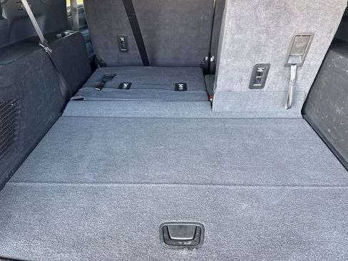 Used 2024 Chevrolet Suburban LT image 22