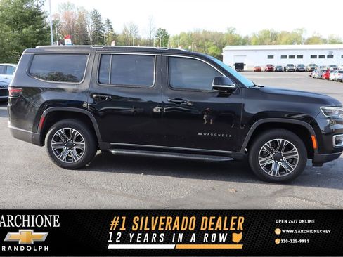 Used 2022 Jeep Wagoneer Series III w/ Convenience Group I AWD/4WD image 1