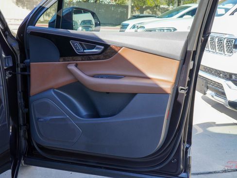 Used 2019 Audi Q7 3.0T Prestige w/ Prestige Package image 19