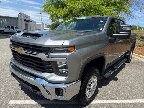 Used 2025 Chevrolet Silverado 2500 LT w/ Convenience Package AWD/4WD image 3