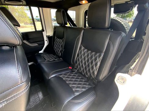 Used 2014 Jeep Wrangler Unlimited Sport w/ Quick Order Package 24S AWD/4WD image 21