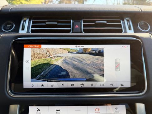 Used 2020 Land Rover Range Rover HSE image 25