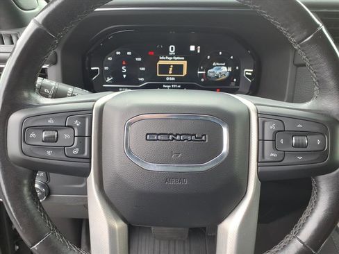 Used 2022 GMC Yukon Denali image 5