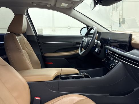 Used 2025 Hyundai Sonata Limited image 22