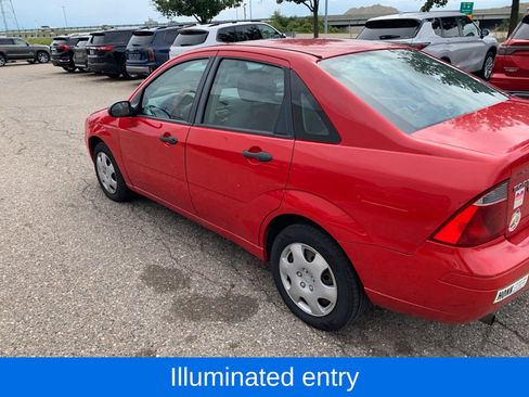 Used 2007 Ford Focus SE FWD image 4