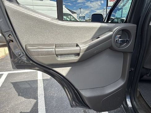 Used 2012 Nissan Xterra S AWD/4WD image 11