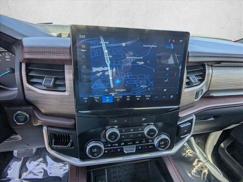 Used 2024 Ford Expedition Limited AWD/4WD image 16