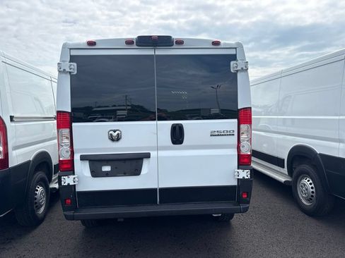 Used 2025 RAM ProMaster 2500 w/ U-Haul Equipment Group FWD image 4