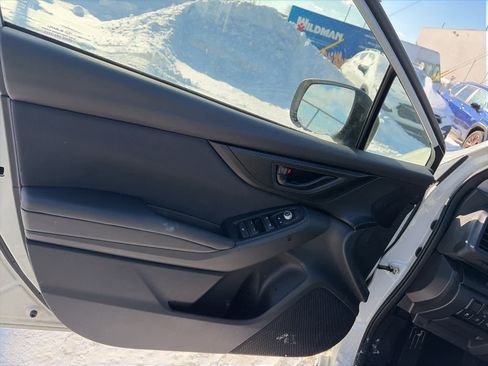 Used 2023 Subaru Crosstrek 2.0i Premium image 12