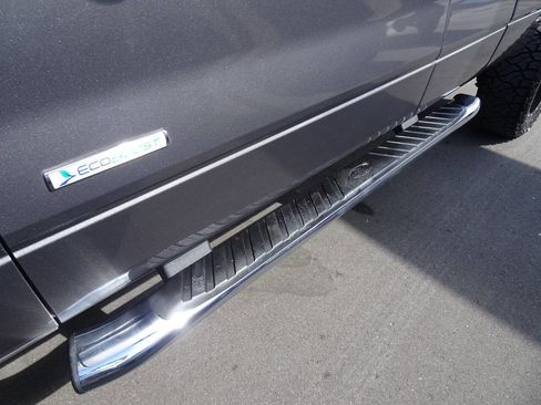 Used 2013 Ford F150 XLT w/ XLT Chrome Pkg image 9