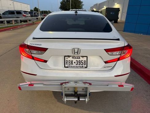 Used 2021 Honda Accord Sport image 6