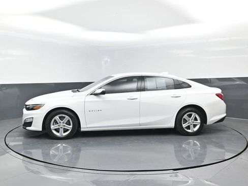 Used 2022 Chevrolet Malibu LT image 4
