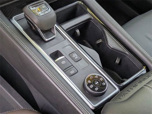 Used 2022 Nissan Pathfinder Platinum w/ Cargo Package image 29