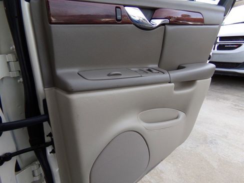 Used 2003 Cadillac De Ville Sedan w/ Comfort & Convenience Package image 78