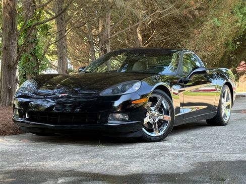 Used 2008 Chevrolet Corvette Coupe w/ Preferred Equipment Group RWD image 4