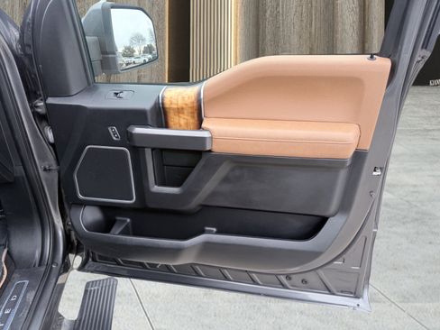 Used 2016 Ford F150 Limited image 48