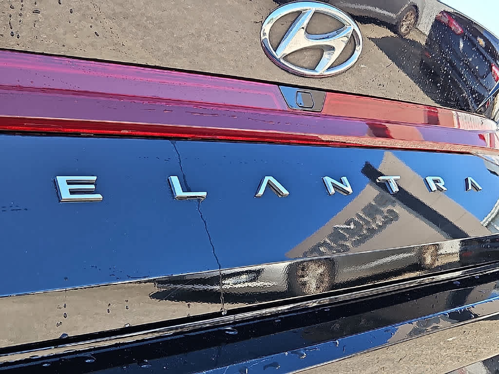 Used 2023 Hyundai Elantra SEL w/ Cargo Package FWD image 30