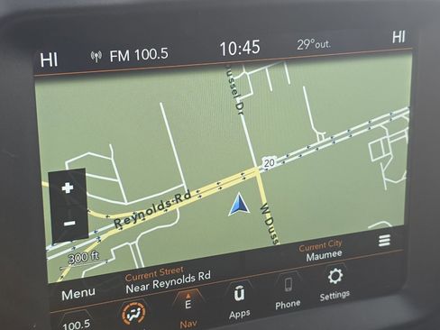 Used 2021 Jeep Renegade Latitude w/ Luxury Group I image 4