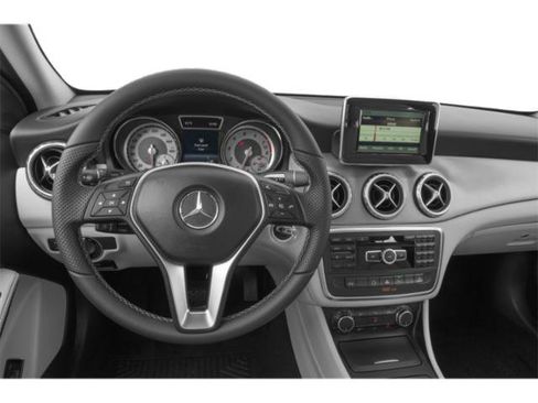 Used 2015 Mercedes-Benz GLA 250 4MATIC image 7