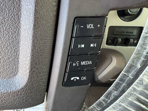 Used 2010 Ford F150 XLT AWD/4WD image 19