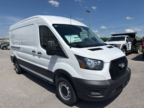 New 2026 Ford Transit 250 148 Medium Roof RWD image 3