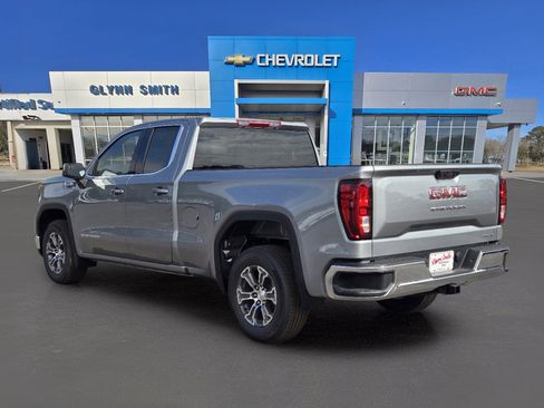 Used 2025 GMC Sierra 1500 SLE image 7