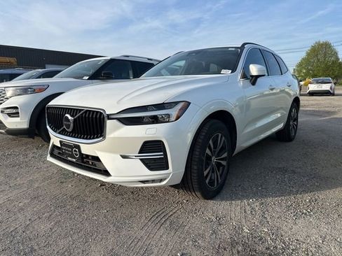 Used 2023 Volvo XC60 B5 Core AWD/4WD image 3
