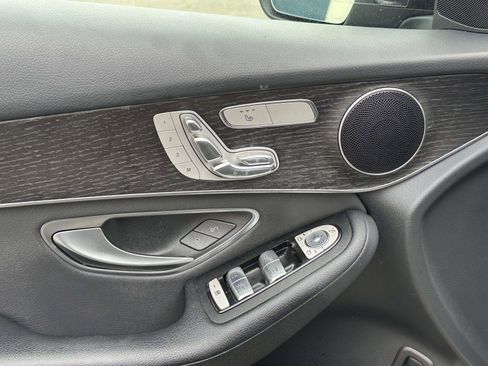 Used 2021 Mercedes-Benz GLC 300 4MATIC image 13