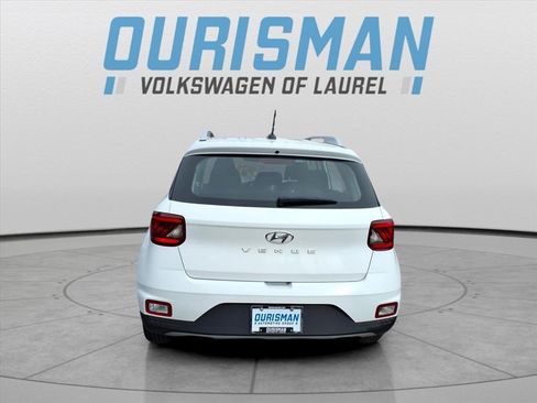 Used 2023 Hyundai Venue SEL w/ Cargo Package image 3