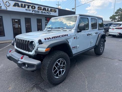 Used 2024 Jeep Wrangler Unlimited Rubicon AWD/4WD image 9