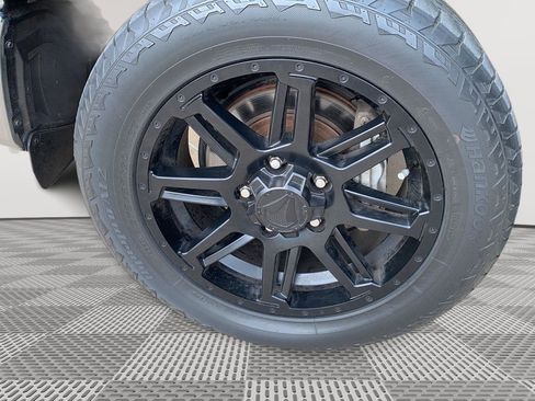 Used 2020 Toyota Tundra SR5 w/ SR5 Upgrade Package image 19