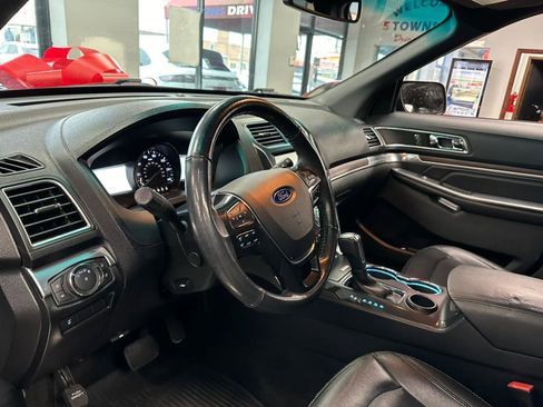 Used 2016 Ford Explorer Limited image 15
