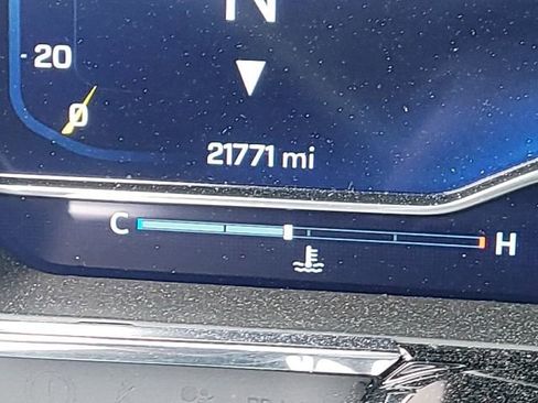 Used 2024 Chevrolet Silverado 2500 ZR2 w/ Technology Package image 3