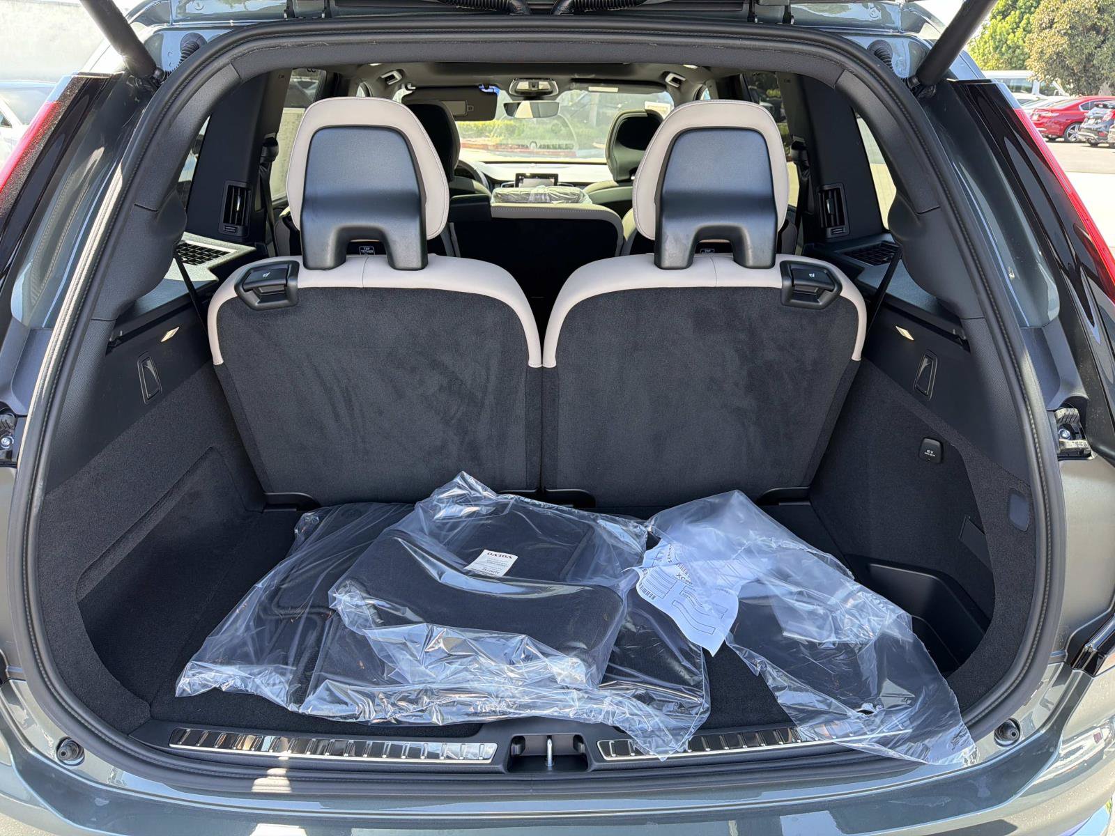 New 2027 Volvo XC90 B5 Plus AWD/4WD image 19