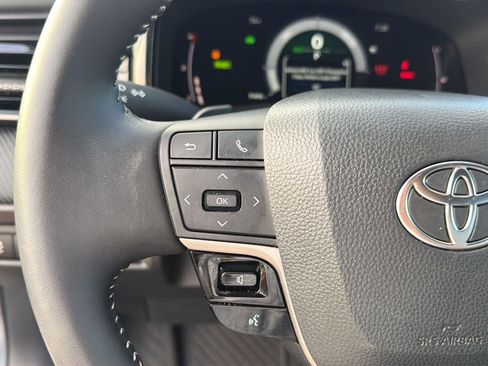 Certified 2025 Toyota Camry SE FWD image 21